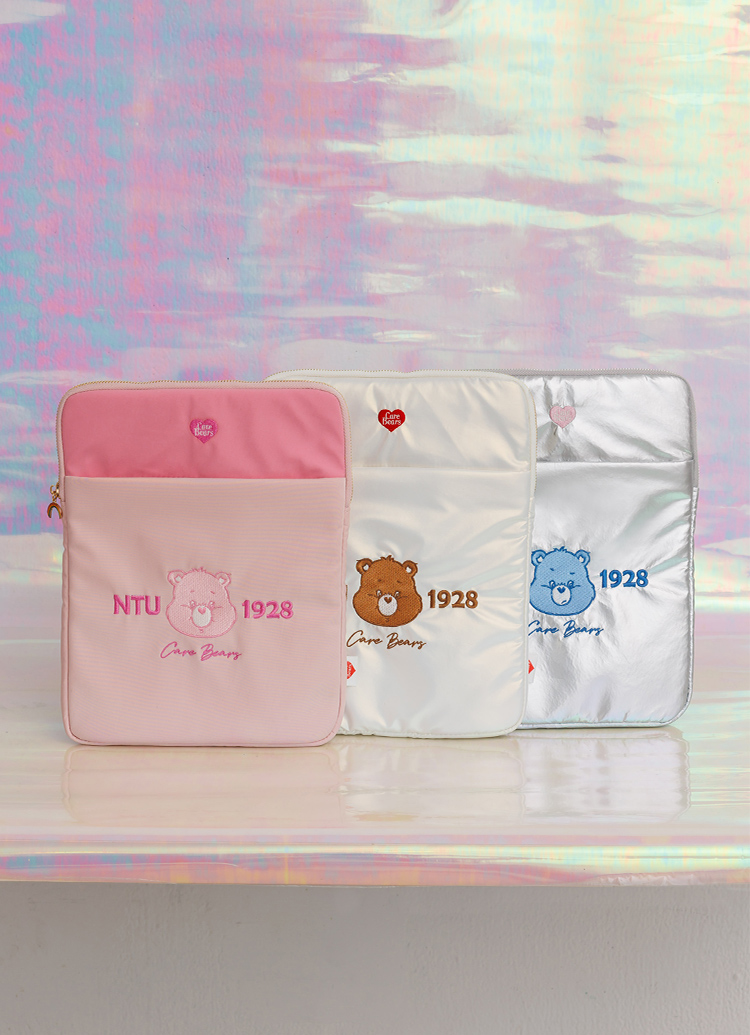 GraceGift Care Bears聯名 NTU 溫柔小熊 澎澎空氣平板包 白X棕色 實拍圖