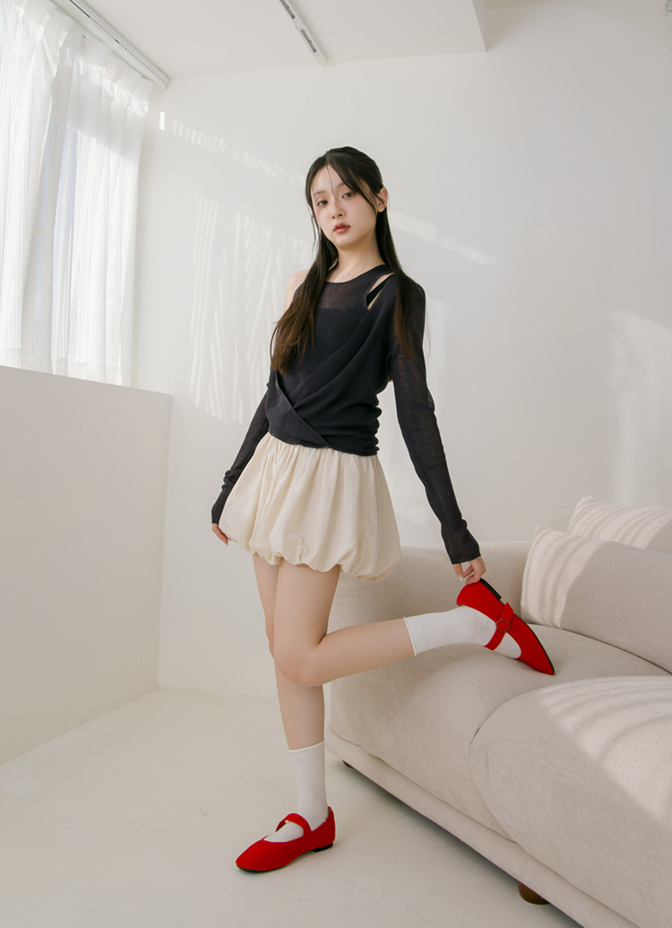 Grace Gift 平價女鞋 零著感方頭 花釦柔織軟墊瑪莉珍鞋 正紅色 平底瑪莉珍鞋 實拍圖