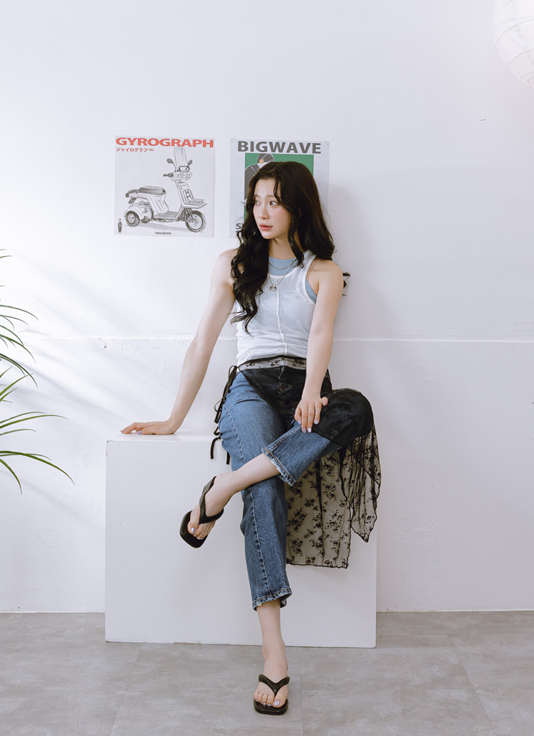 GraceGift 平價女鞋 時尚秀場 方頭 韓系慵懶人字中跟拖鞋 黑色