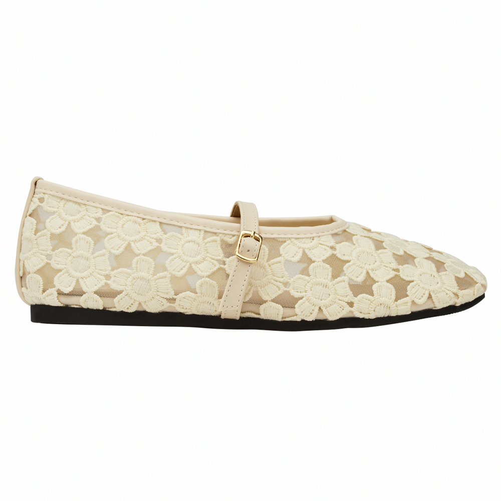 GraceGift平價女鞋 法式少女 蕾絲花朵 透膚平底 瑪莉珍鞋 杏色