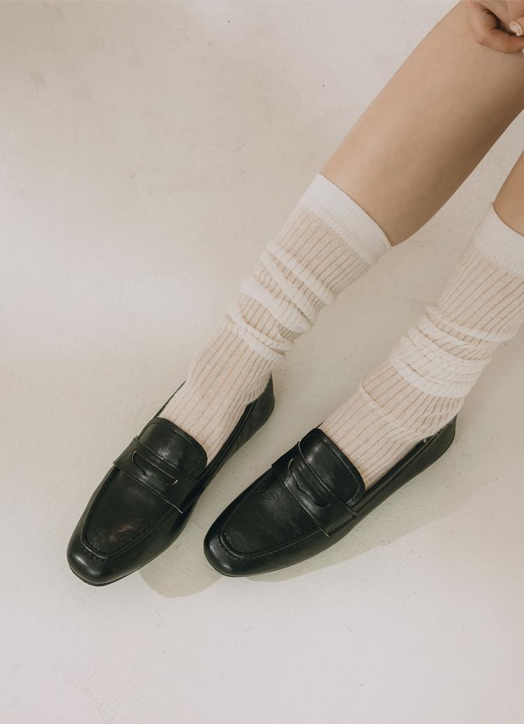 GraceGift平價女鞋 摩登便仕 皮革 平底樂福鞋 黑