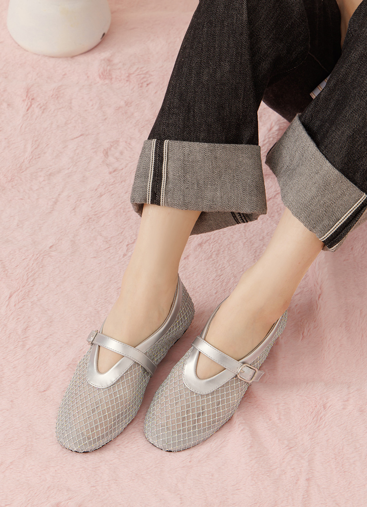 Grace Gift 平價女鞋 夢幻細鑽 編織網面瑪莉珍鞋 銀色 平底瑪莉珍鞋 實拍圖
