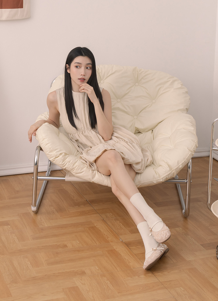 GraceGift平價女鞋 時尚秀場 圓頭 浪漫珍珠繡花網紗平底瑪莉珍鞋 杏色