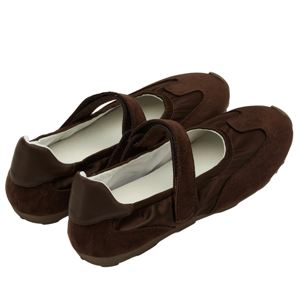 GraceGift平價女鞋 輕盈芭蕾 緞面拚接 芭蕾舞運動鞋 咖啡色