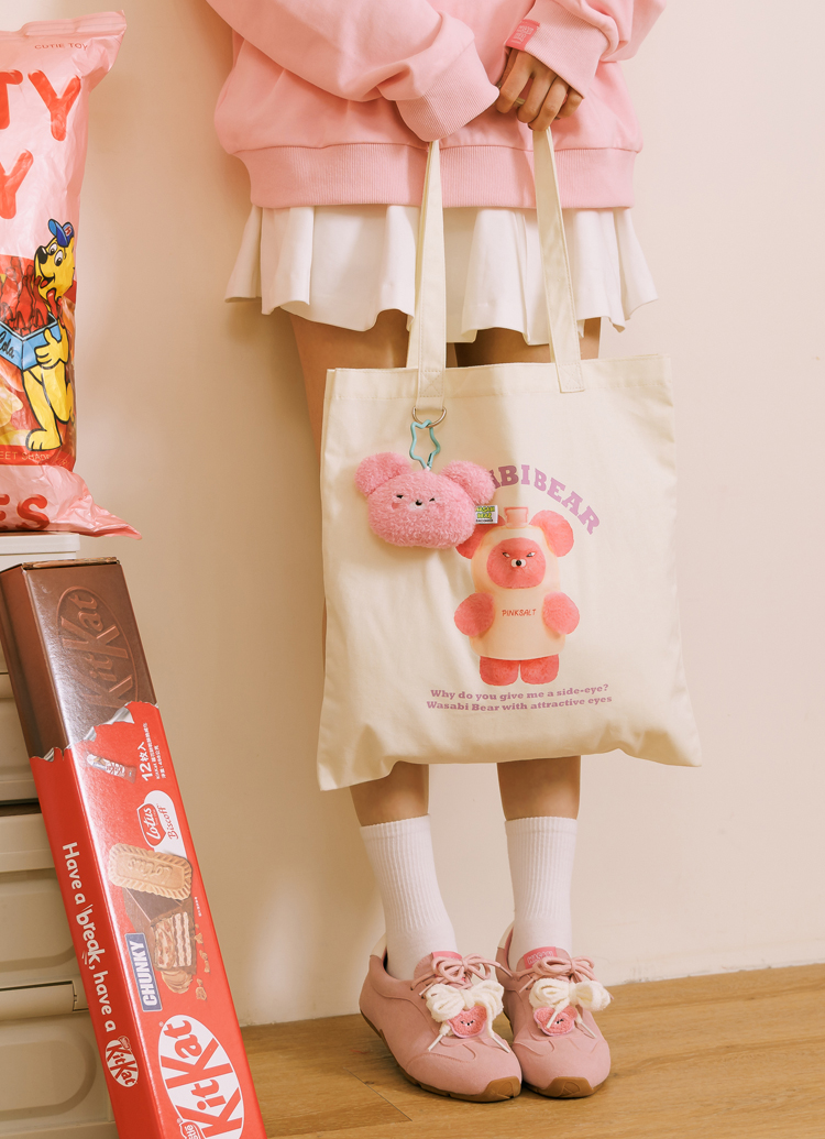 Grace Gift 平價女鞋 Wasabi Bear 聯名 粉芥末熊 印花帆布包 正紅色 實拍圖