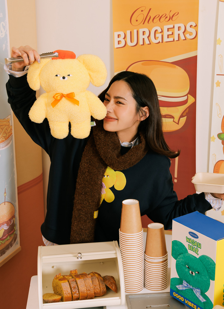 GraceGift Wasabi Bear聯名 黃芥末熊 療癒造型抱枕(30CM) 黃色 實拍圖