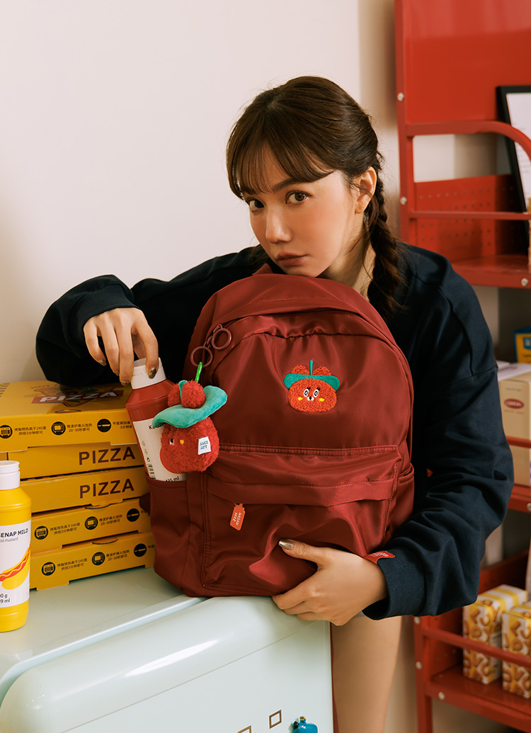 GraceGift Wasabi Bear聯名 辣椒醬熊 吊牌輕便尼龍後背包 正紅色 實拍圖