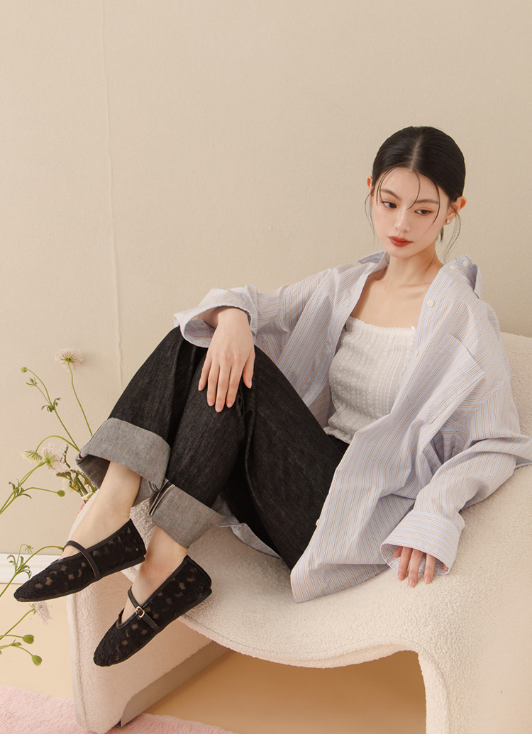 GraceGift平價女鞋 法式少女 蕾絲花朵 透膚平底 瑪莉珍鞋 黑色