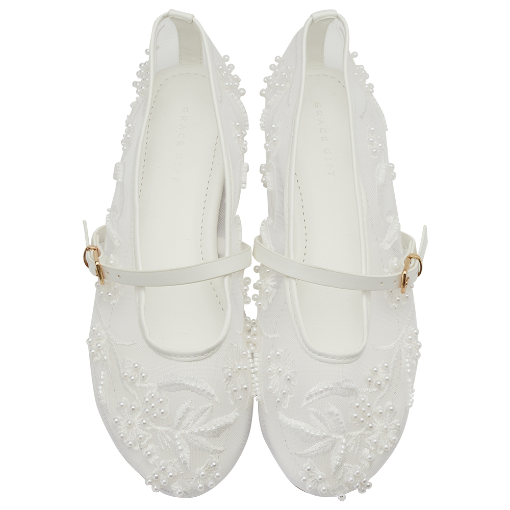 GraceGift平價女鞋 時尚秀場 圓頭 浪漫珍珠繡花網紗平底瑪莉珍鞋 白色