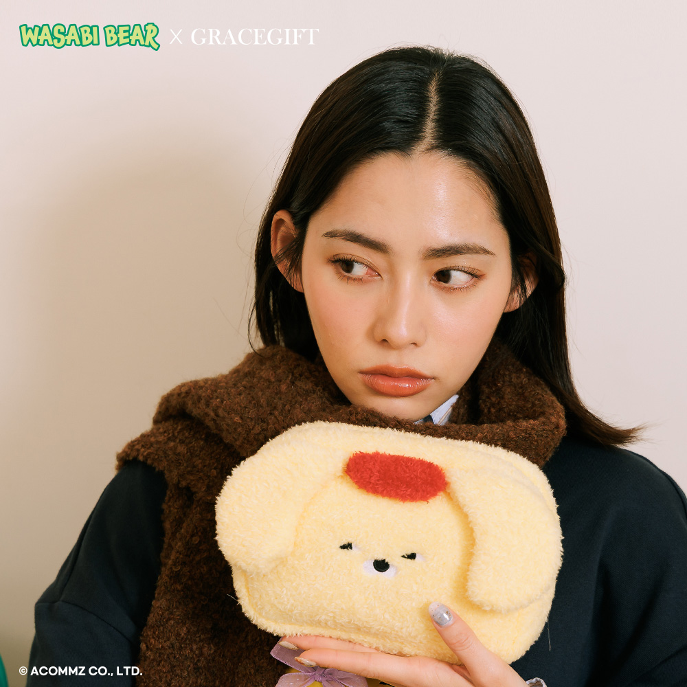 GraceGift Wasabi Bear聯名 黃芥末熊 格紋絨毛化妝包 黃色 實拍圖