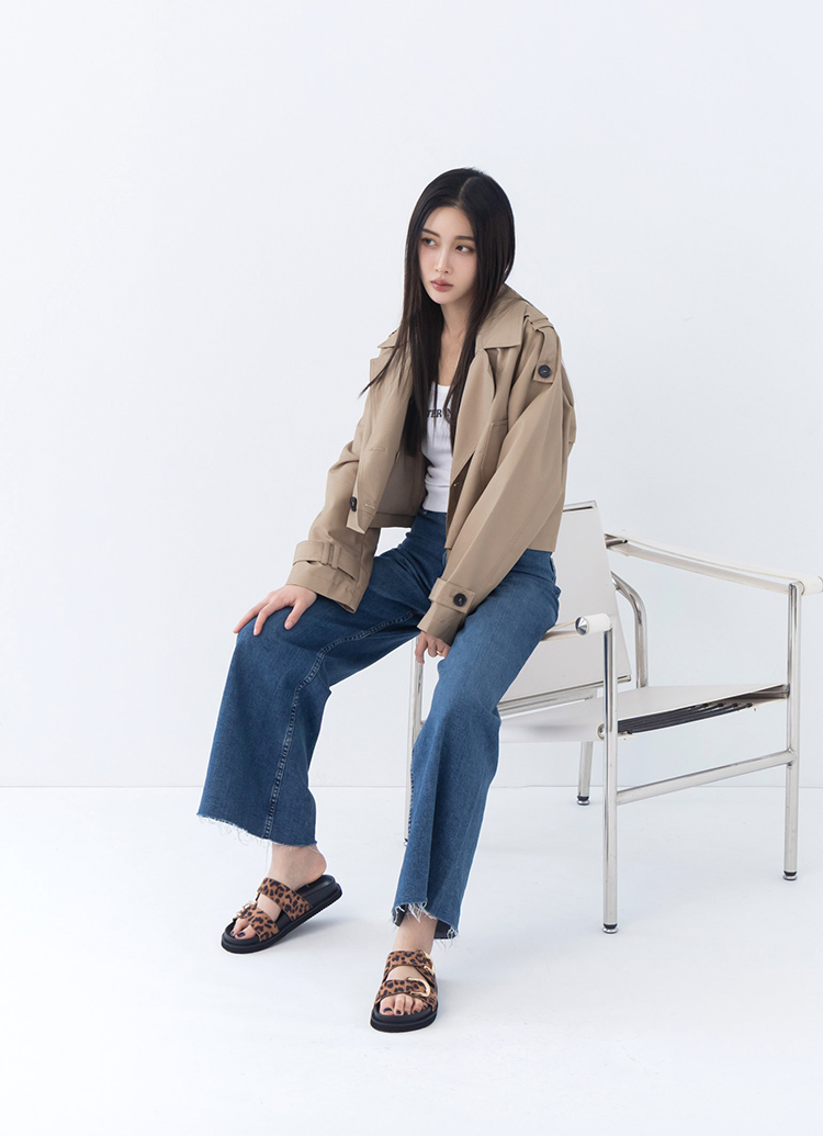 GraceGift平價女鞋 時尚秀場 日光奶茶復古金屬扣雙帶拖鞋 小豹紋