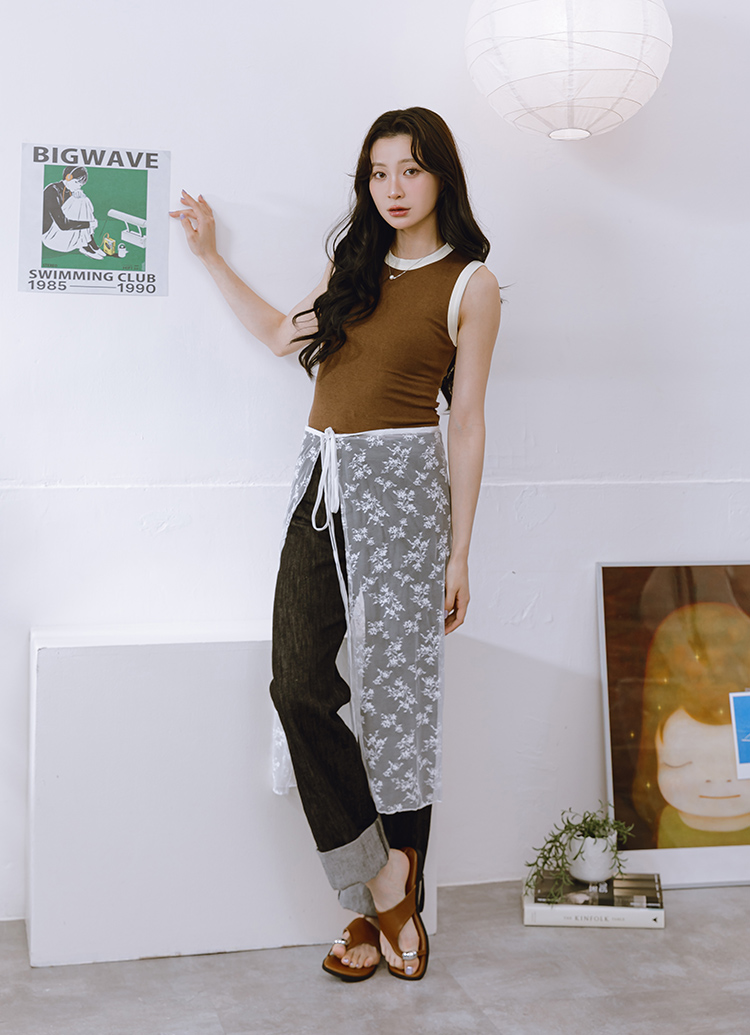 GraceGift 平價女鞋 時尚秀場 輕奢金屬套趾澎澎雲感平底拖鞋 淺棕色