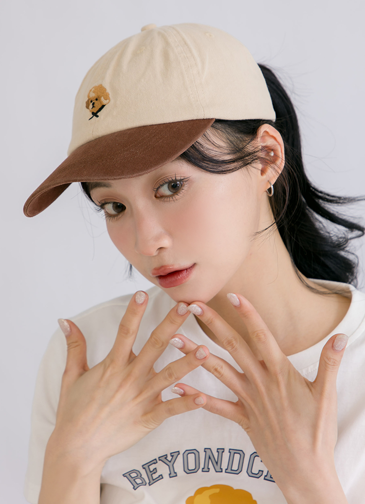韓國 Beyond Closet 貴賓刺繡拼接休閒棒球帽 深杏