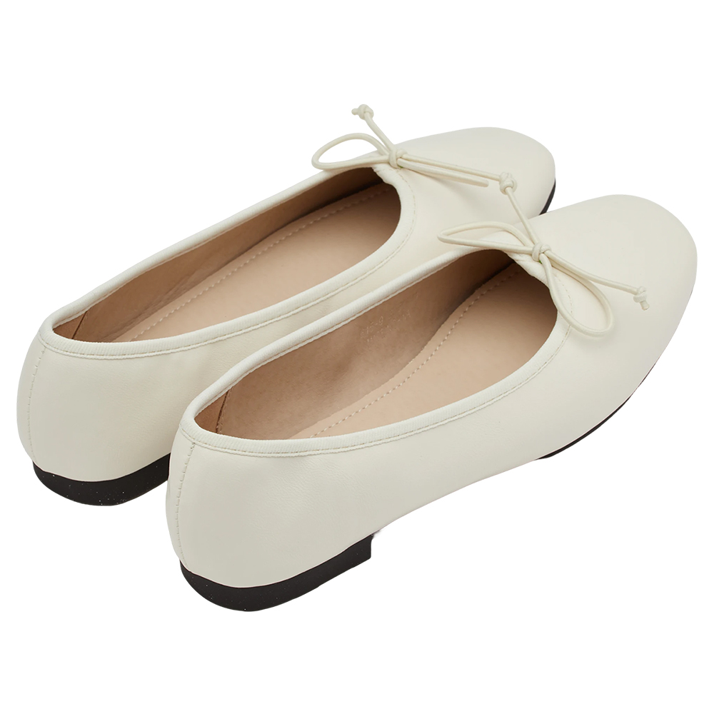 GraceGift平價女鞋 時尚秀場 方圓頭 法式經典蝴蝶結芭蕾舞平底娃娃鞋 米白色