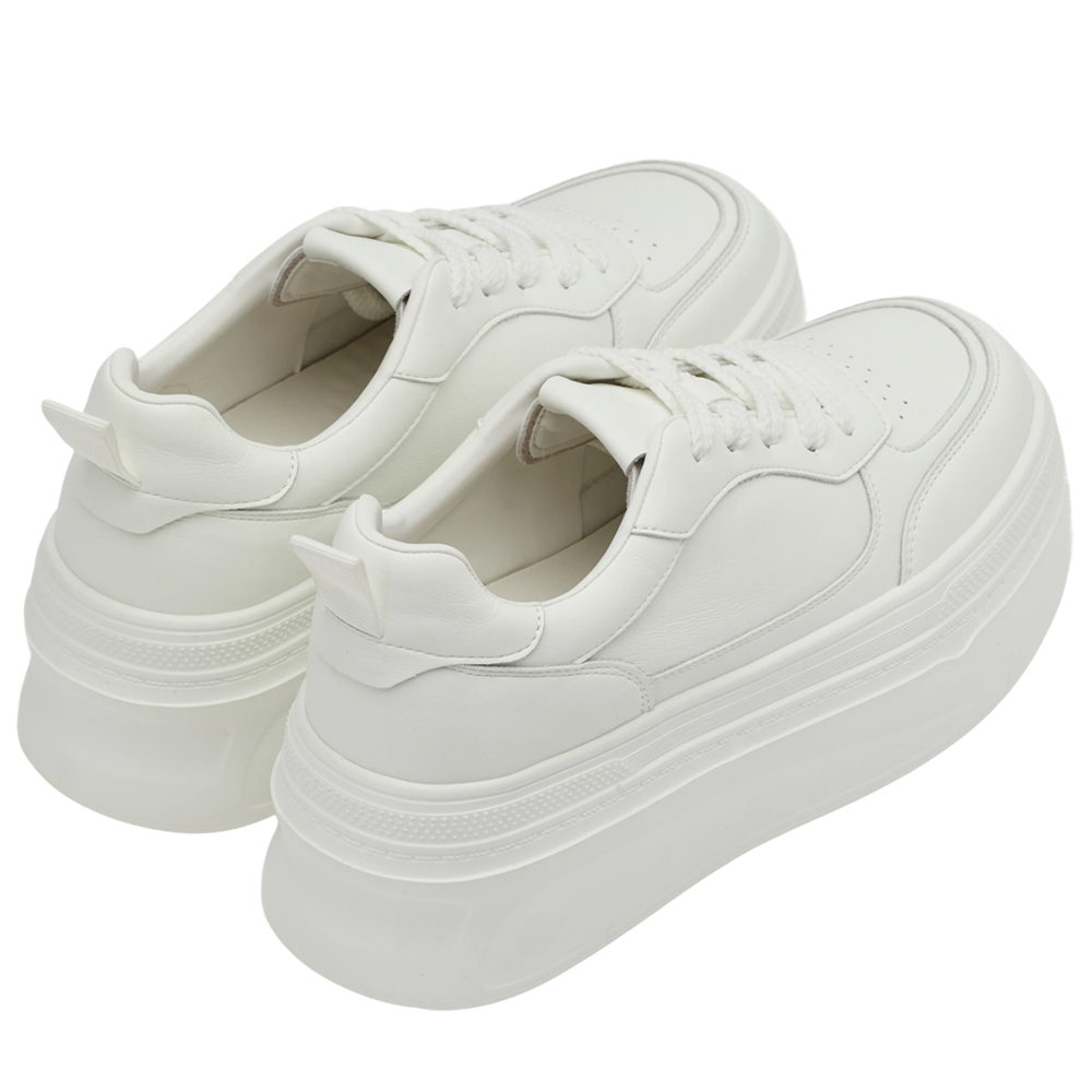 GraceGift 平價女鞋 時尚秀場 圓頭  零負重輕量級厚底休閒小白鞋  白色