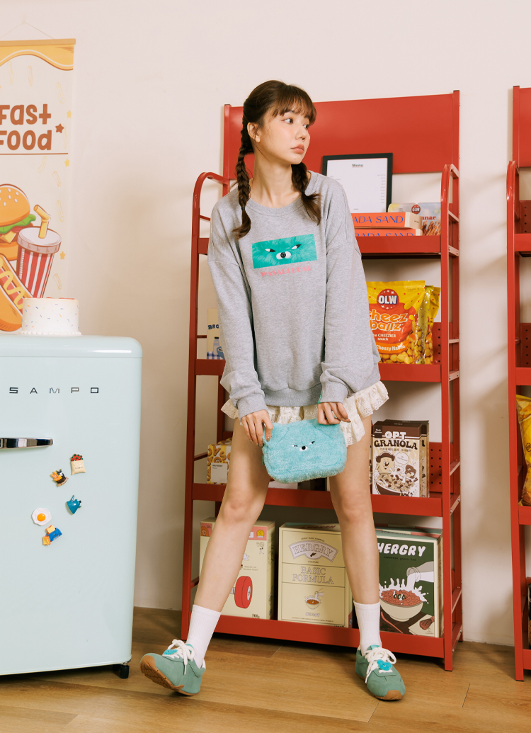 GraceGift Wasabi Bear聯名 芥末熊 格紋絨毛化妝包 藍綠色 實拍圖