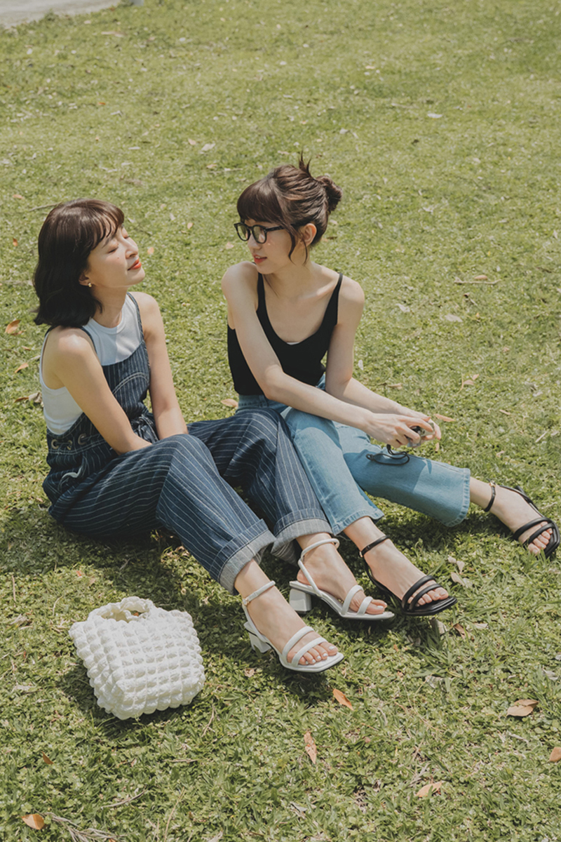 薛妞妞聯名-河畔女郎澎澎軟墊雙帶涼鞋