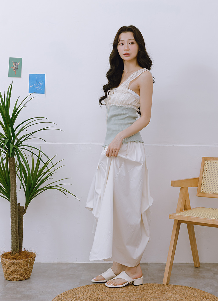 GraceGift 平價女鞋 時尚秀場 方頭 極簡美學柔感人字中跟拖鞋 米白色