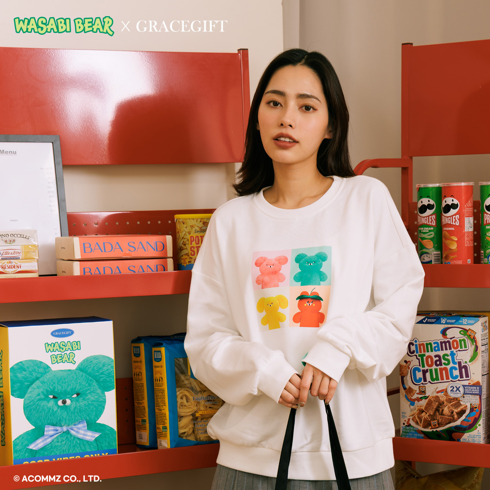GraceGift Wasabi Bear聯名 醬友集合 拼貼印花大學T 白色 實拍圖