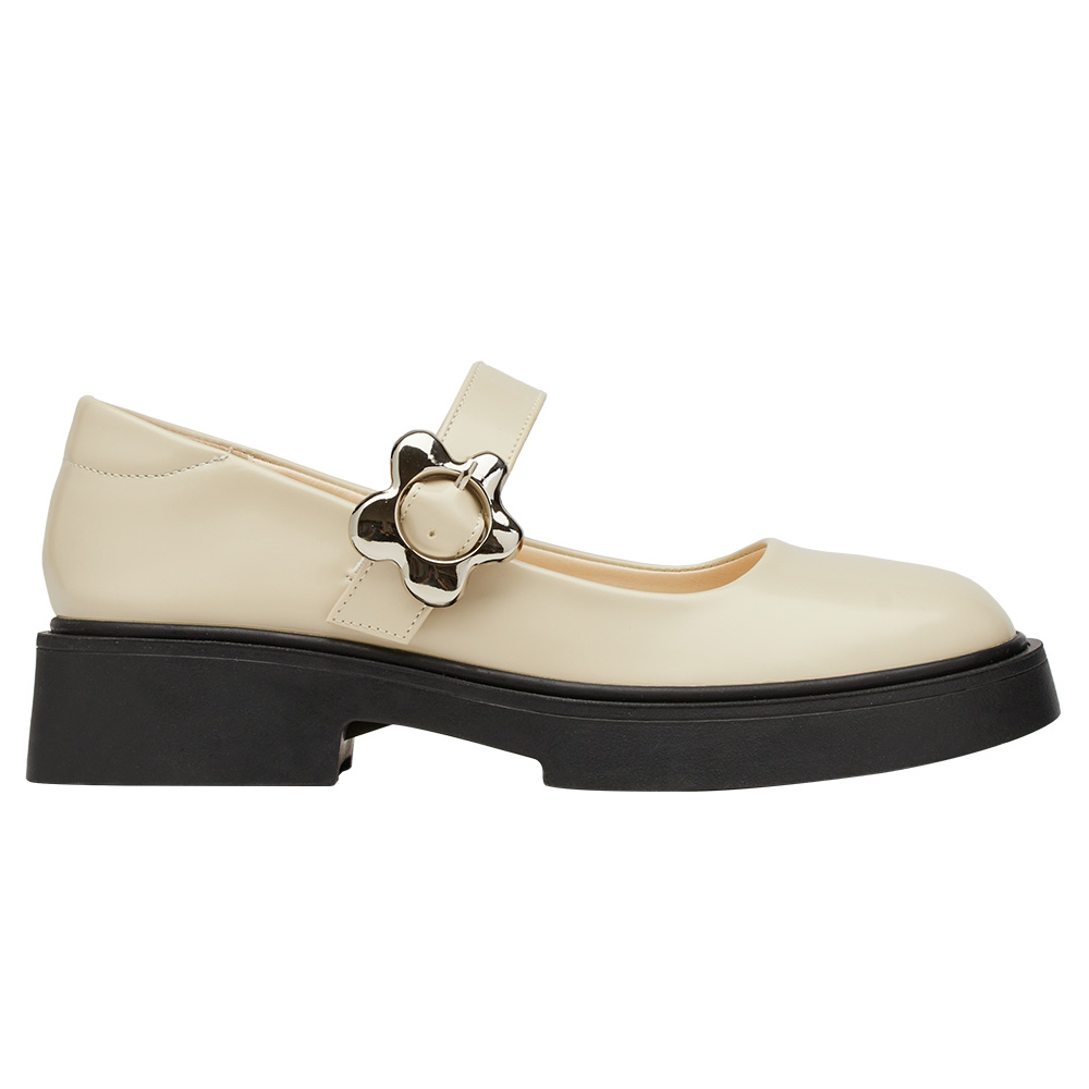 甜酷少女金屬小花扣輕量瑪莉珍鞋 米白