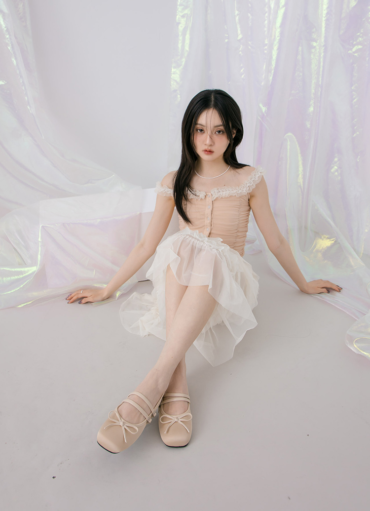 GraceGift平價女鞋 時尚秀場 方圓頭 芭蕾女伶方頭雙帶平底瑪莉珍 深杏色