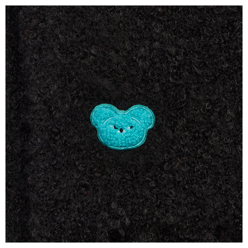 GraceGift Wasabi Bear聯名 芥末熊 顆粒仿羊毛流蘇圍巾 黑色 實拍圖