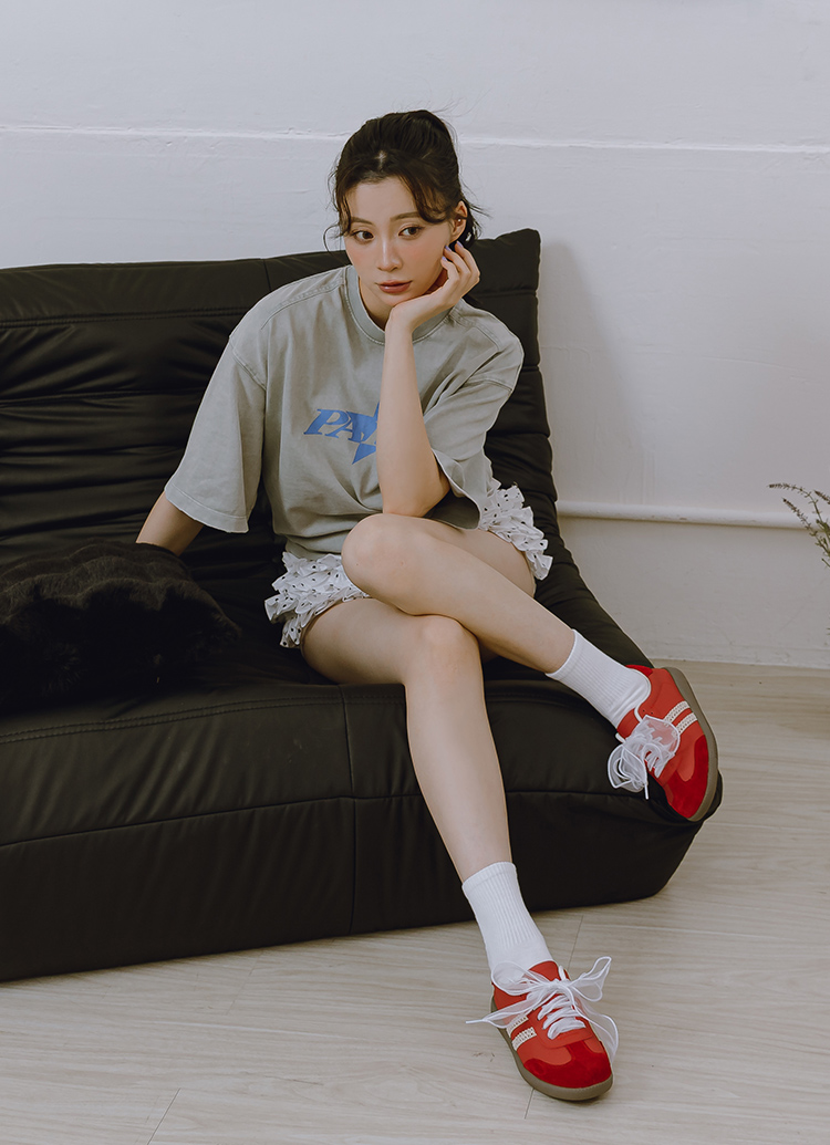 GraceGift 平價女鞋 復古摩登 真皮拼接薄底德訓鞋 附柔光紗帶 正紅色 實品圖