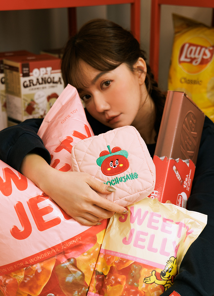 GraceGift Wasabi Bear聯名 辣椒醬熊 格紋鋪棉收納包 粉色 實拍圖