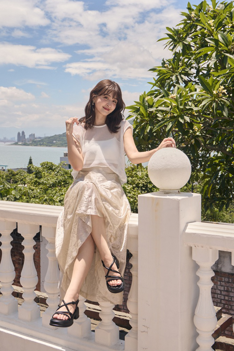 薛妞妞聯名 - 率性交叉細帶澎澎腳墊中跟涼鞋