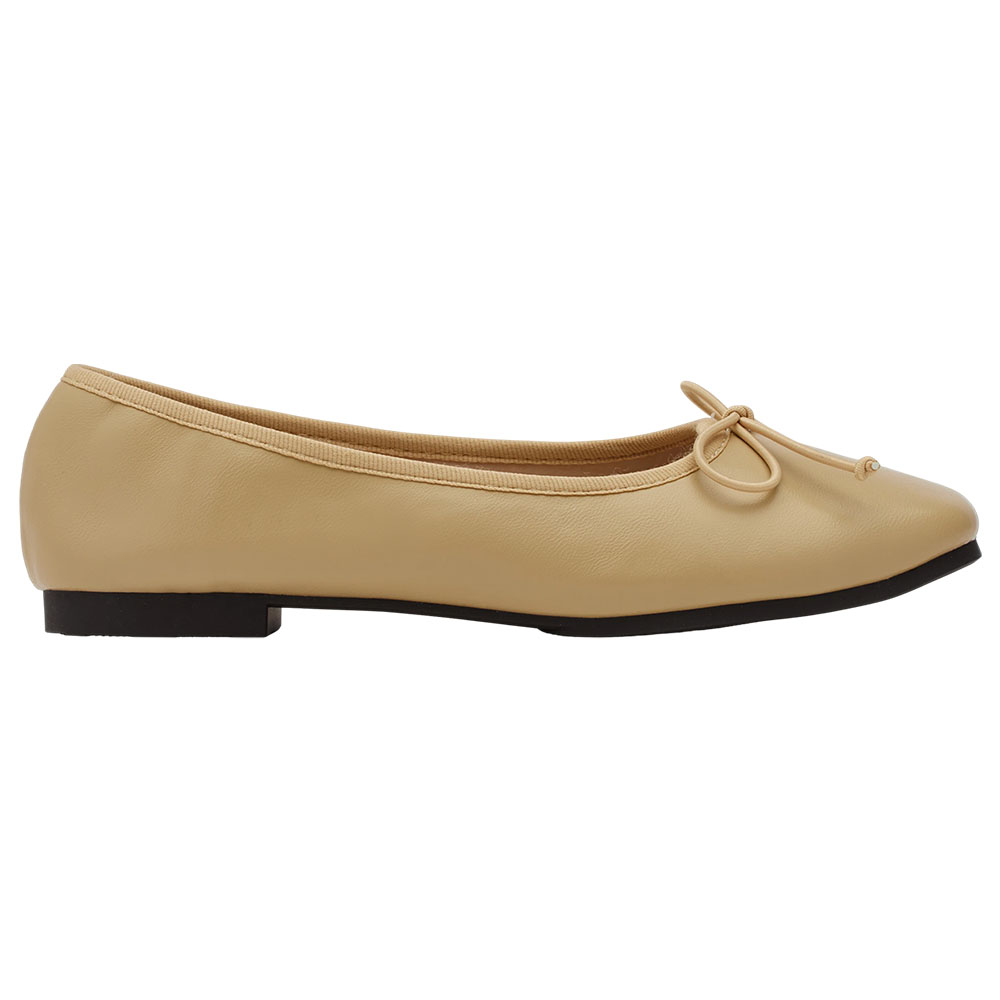 GraceGift平價女鞋 時尚秀場 方圓頭 法式經典蝴蝶結芭蕾舞平底娃娃鞋 淺駝色