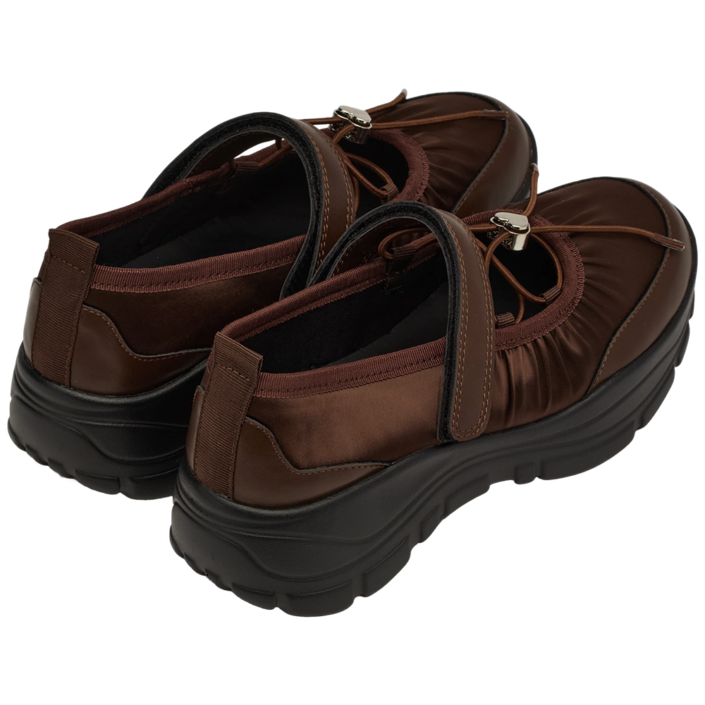 GraceGift平價女鞋 愛心 交叉繫繩 輕量厚底 芭蕾舞運動鞋 咖啡色