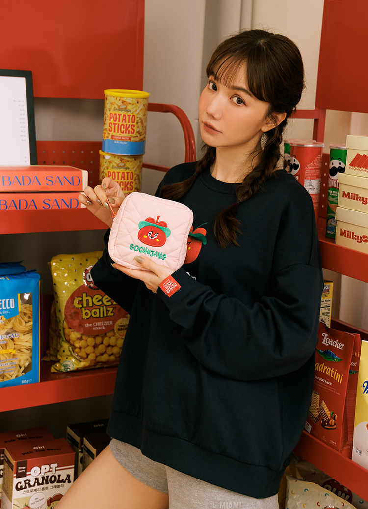 GraceGift Wasabi Bear聯名 辣椒醬熊 格紋鋪棉收納包 粉色 實拍圖