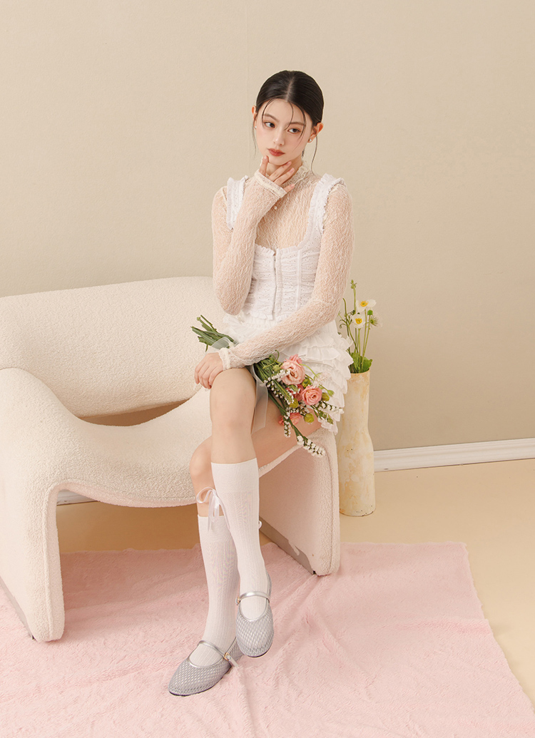 GraceGift平價女鞋 名人時尚 透膚網面 平底瑪莉珍鞋 銀色