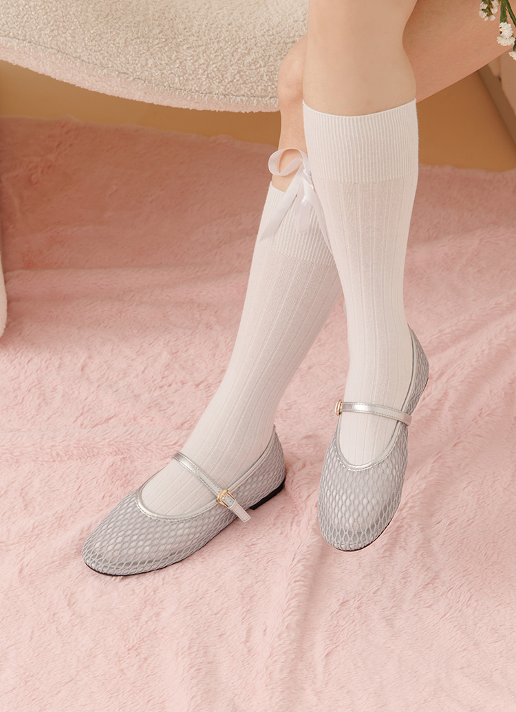 GraceGift平價女鞋 名人時尚 透膚網面 平底瑪莉珍鞋 銀色