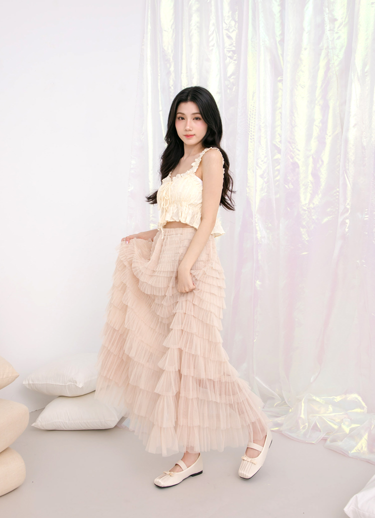 GraceGift平價女鞋 時尚秀場 方頭 法式芭蕾精緻抓皺方頭緞面平底瑪莉珍鞋 米白色