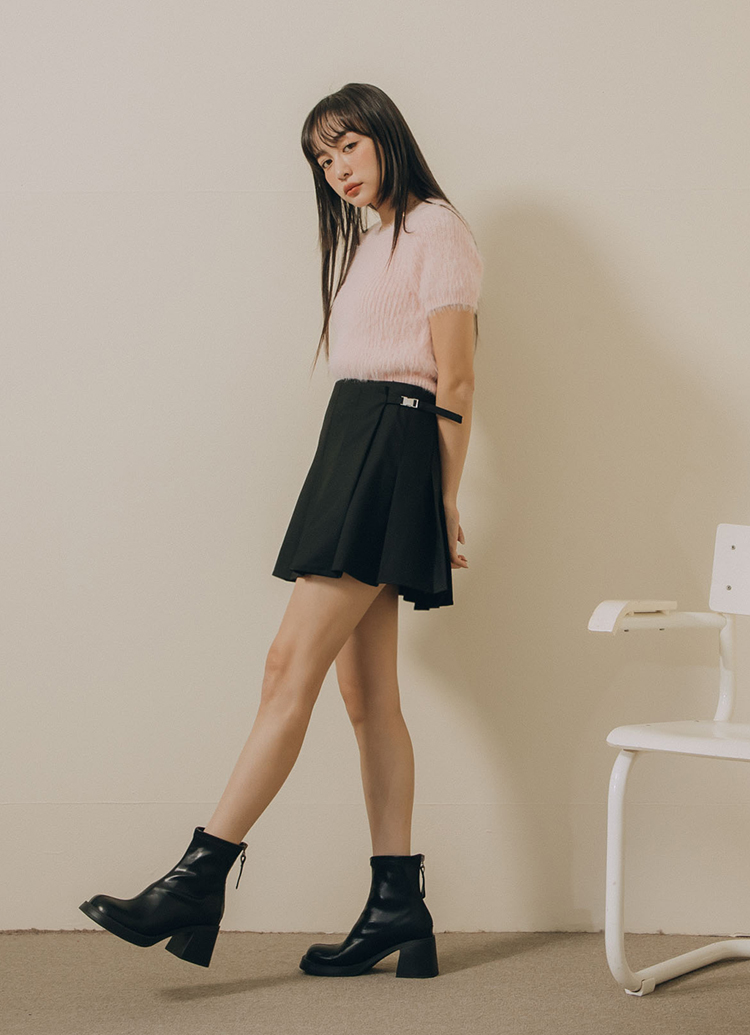 Grace Gift 平價女鞋 比例甜心 圓頭後拉鏈短靴 黑色 中高跟短靴 實拍圖