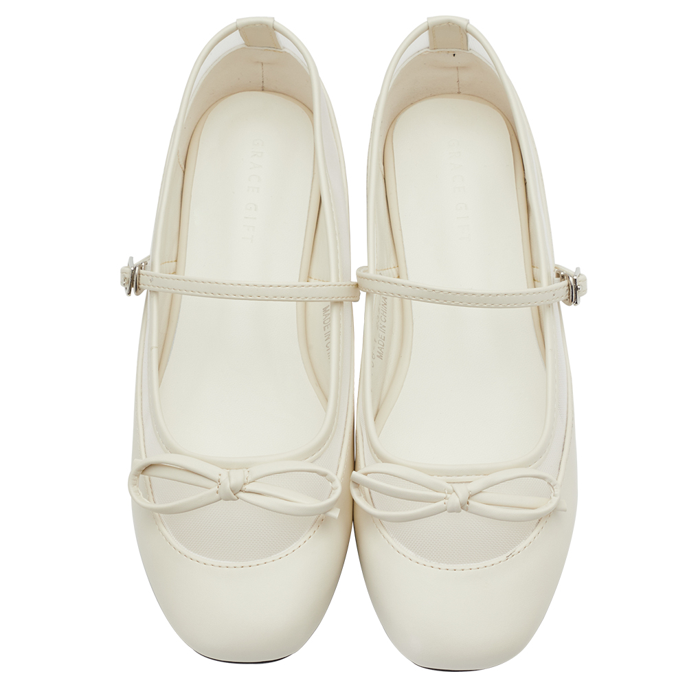 GraceGift平價女鞋 時尚秀場 方圓頭 復古芭比網紗拼接芭蕾平底瑪莉珍鞋  米白色