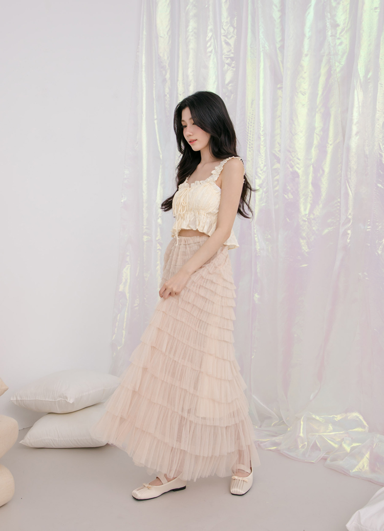 GraceGift平價女鞋 時尚秀場 方頭 法式芭蕾精緻抓皺方頭緞面平底瑪莉珍鞋 米白色