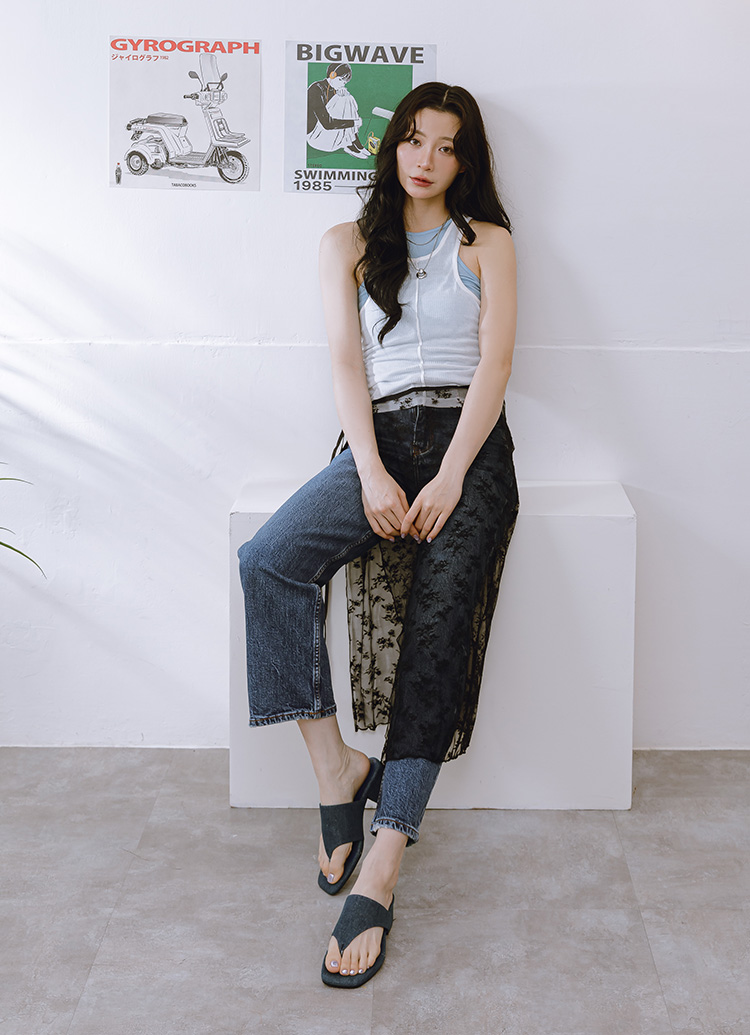 GraceGift 平價女鞋 時尚秀場 方頭 極簡美學柔感人字中跟拖鞋 牛仔