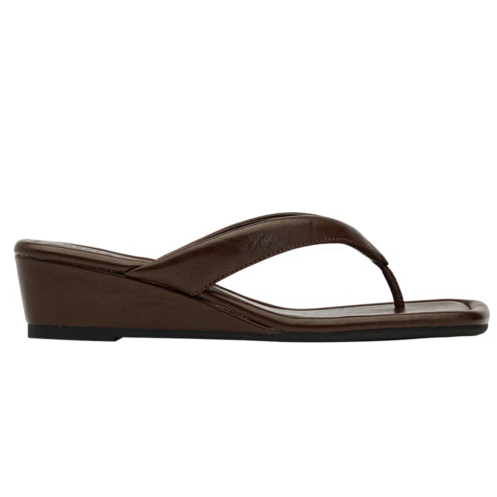 GraceGift 平價女鞋 時尚秀場 方頭 韓系慵懶人字中跟拖鞋 咖色