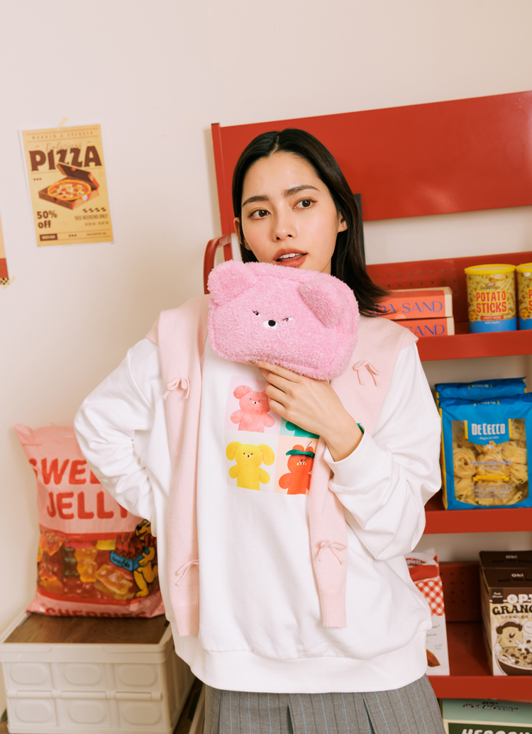 GraceGift Wasabi Bear聯名 粉芥末熊 格紋絨毛化妝包 粉紅色 實拍圖