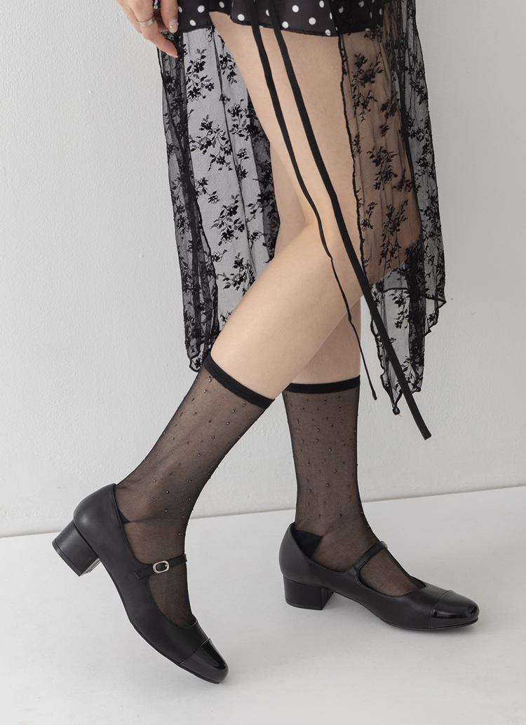 GraceGift平價女鞋 時尚秀場 圓頭 經典法式雙色小香風低跟瑪莉珍鞋  黑色