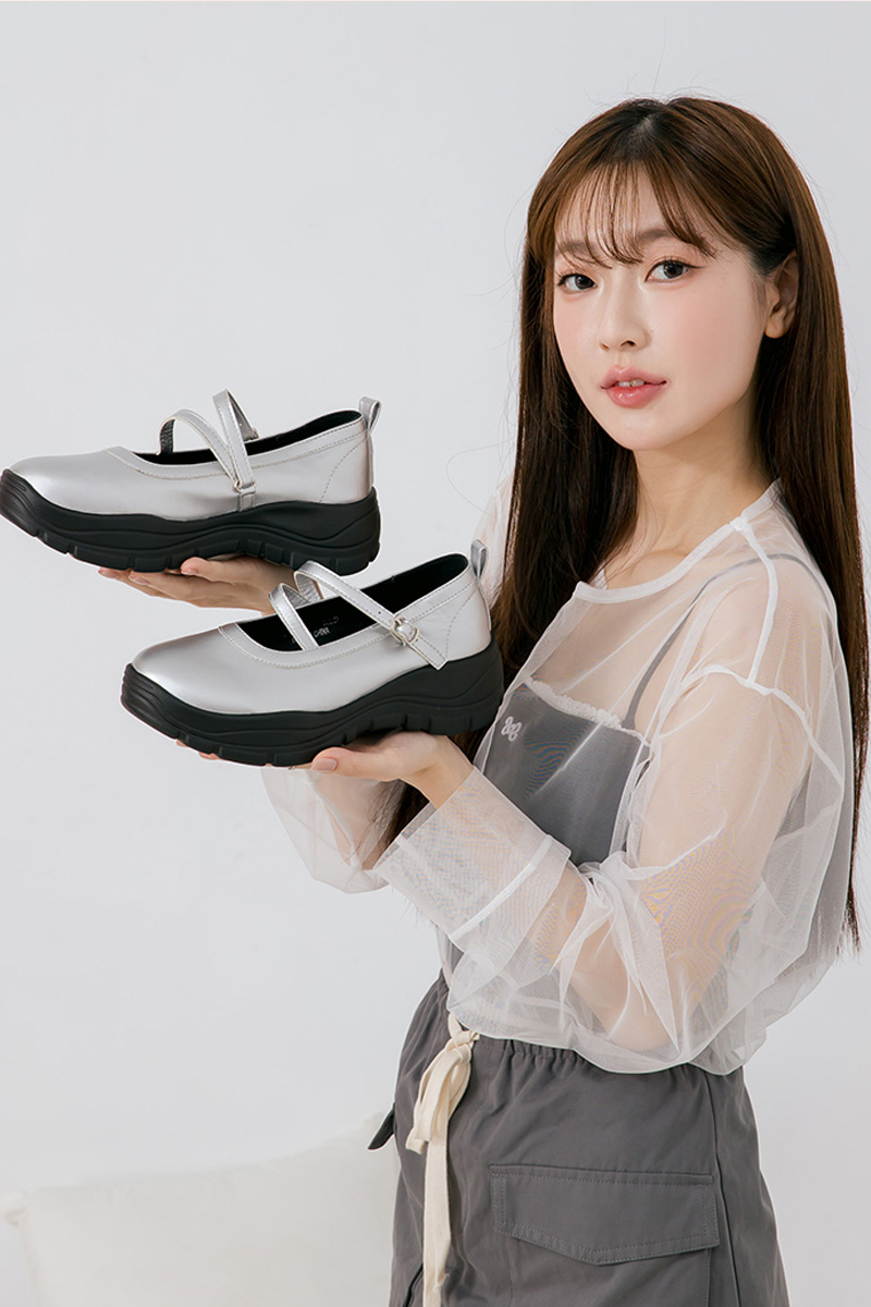 時髦甜感交叉細帶輕量瑪莉珍運動鞋