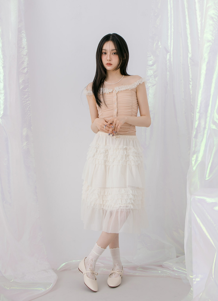 GraceGift平價女鞋 時尚秀場 圓頭 日常可愛感蝴蝶結瑪莉珍內增高平底鞋 米白色