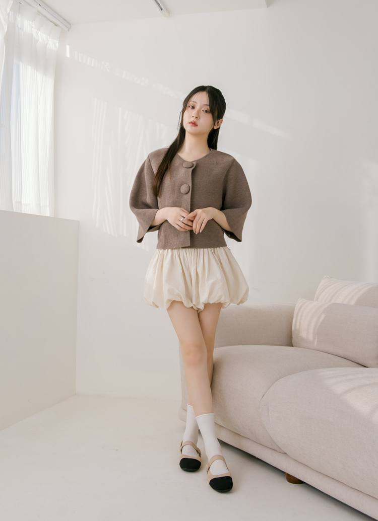 Grace Gift 平價女鞋 零著感方頭 花釦柔織軟墊瑪莉珍鞋 黑X杏色 平底瑪莉珍鞋 實拍圖