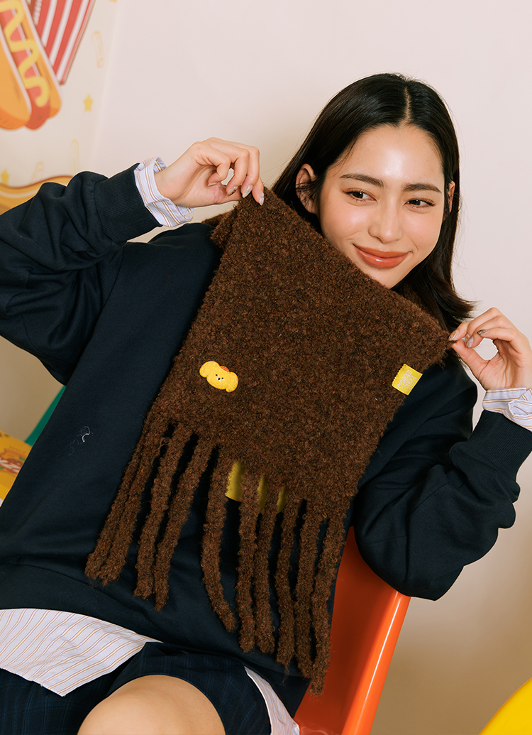 GraceGift Wasabi Bear聯名 黃芥末熊 顆粒仿羊毛流蘇圍巾 咖色 實拍圖