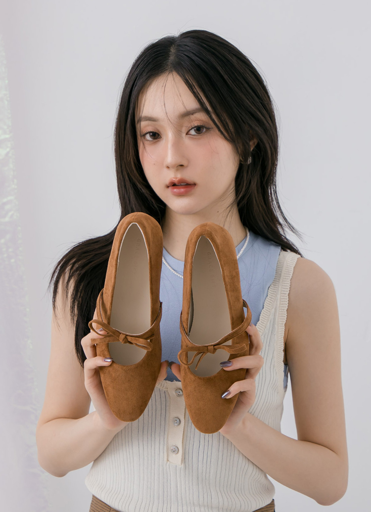 GraceGift平價女鞋 時尚秀場 圓頭 日常可愛感蝴蝶結瑪莉珍內增高平底鞋 棕色