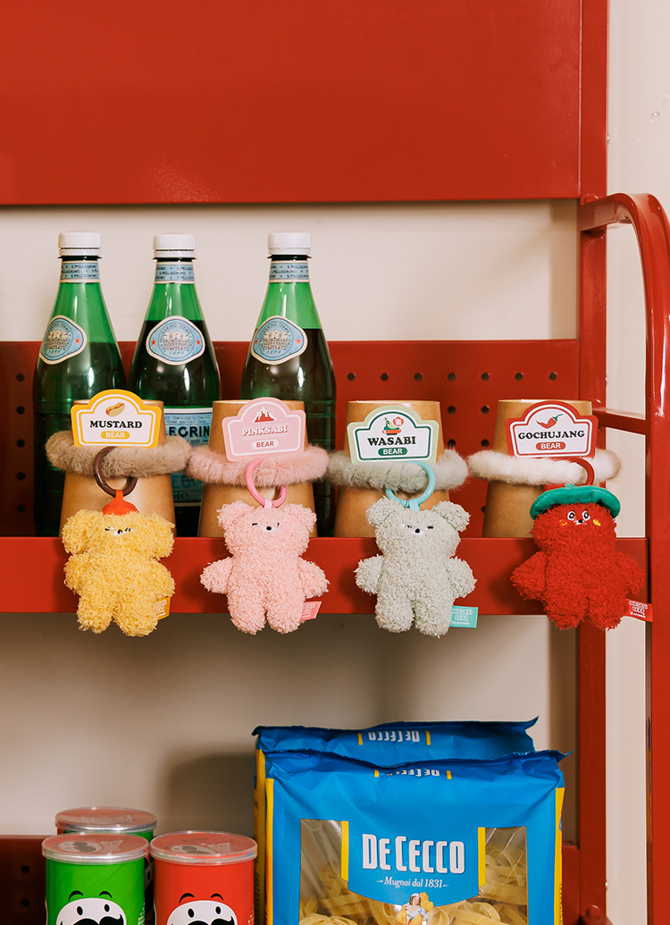 GraceGift Wasabi Bear聯名 辣椒醬熊 絨毛手機掛環 紅色