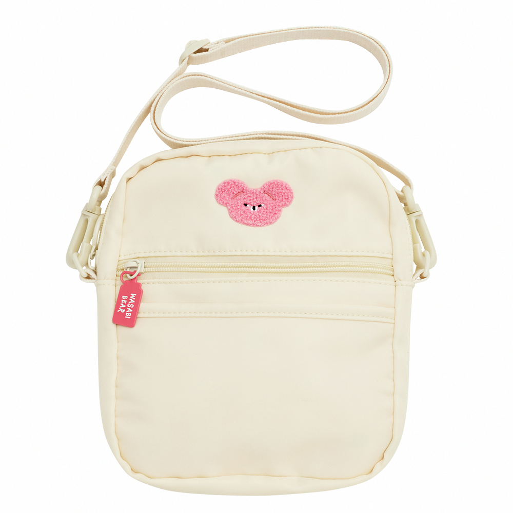 GraceGift Wasabi Bear聯名 粉芥末熊 熊雙層斜背尼龍隨身包 米白色 實拍圖