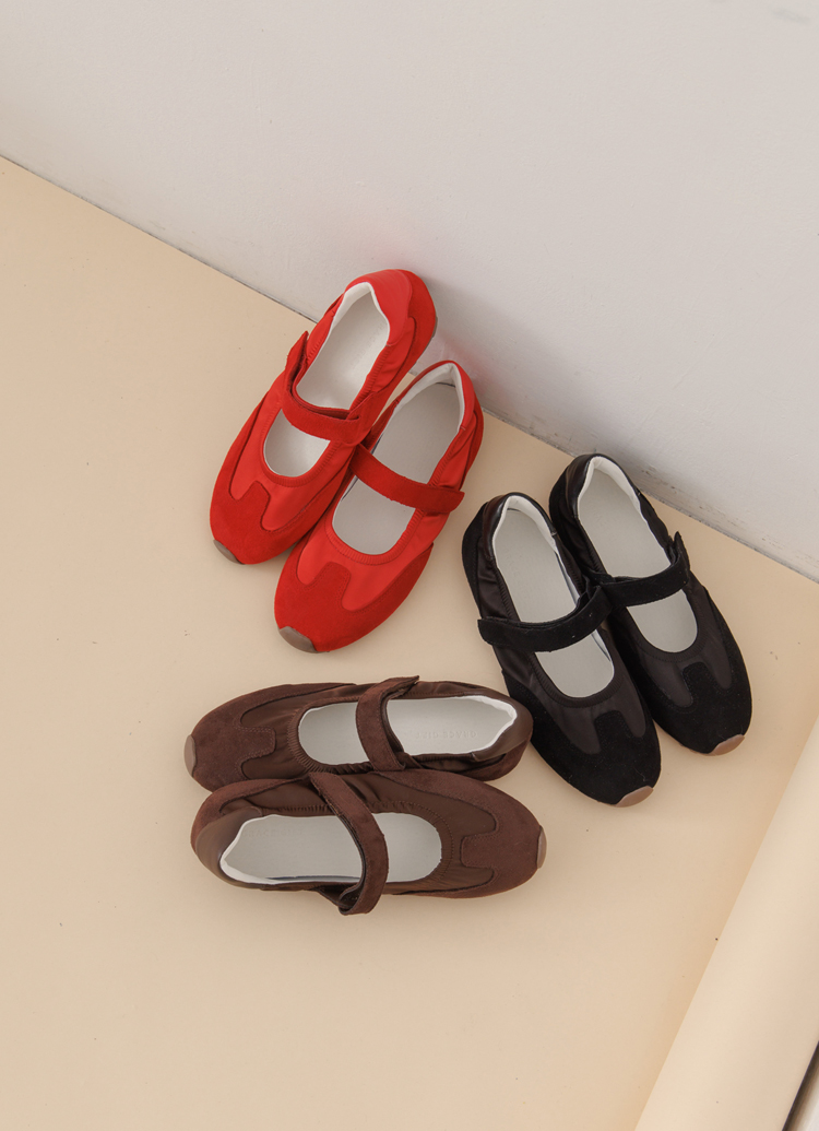 GraceGift平價女鞋 輕盈芭蕾 緞面拚接 芭蕾舞運動鞋 紅色